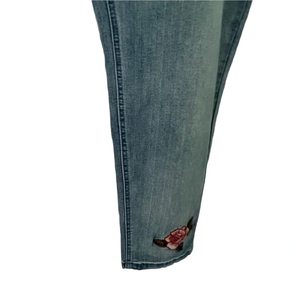 Westport Embroidered Jeans Midrise Skinny - Picture 4 of 9